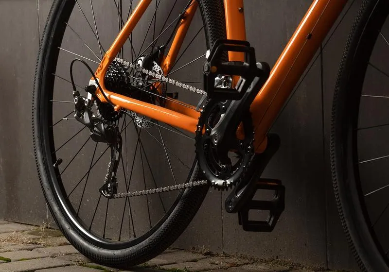 Narzędzia i materiały do naprawy roweru